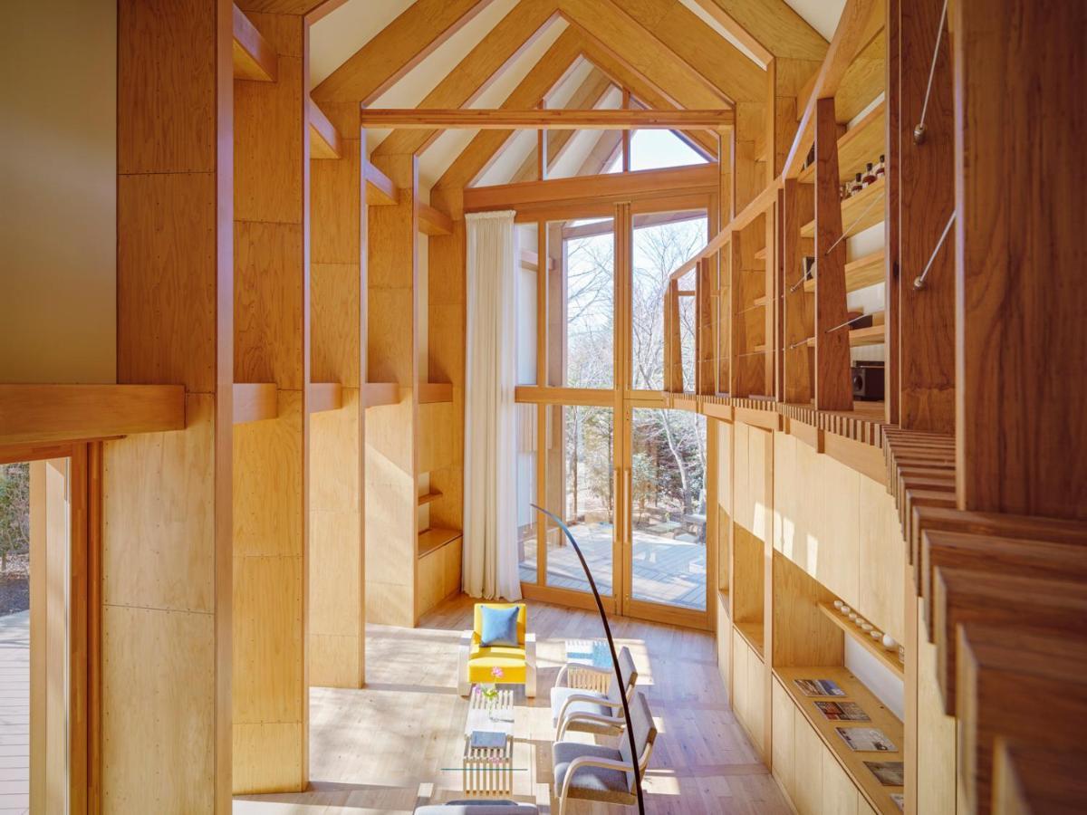 ホテル Shishi-Iwa-House 軽井沢町 エクステリア 写真
