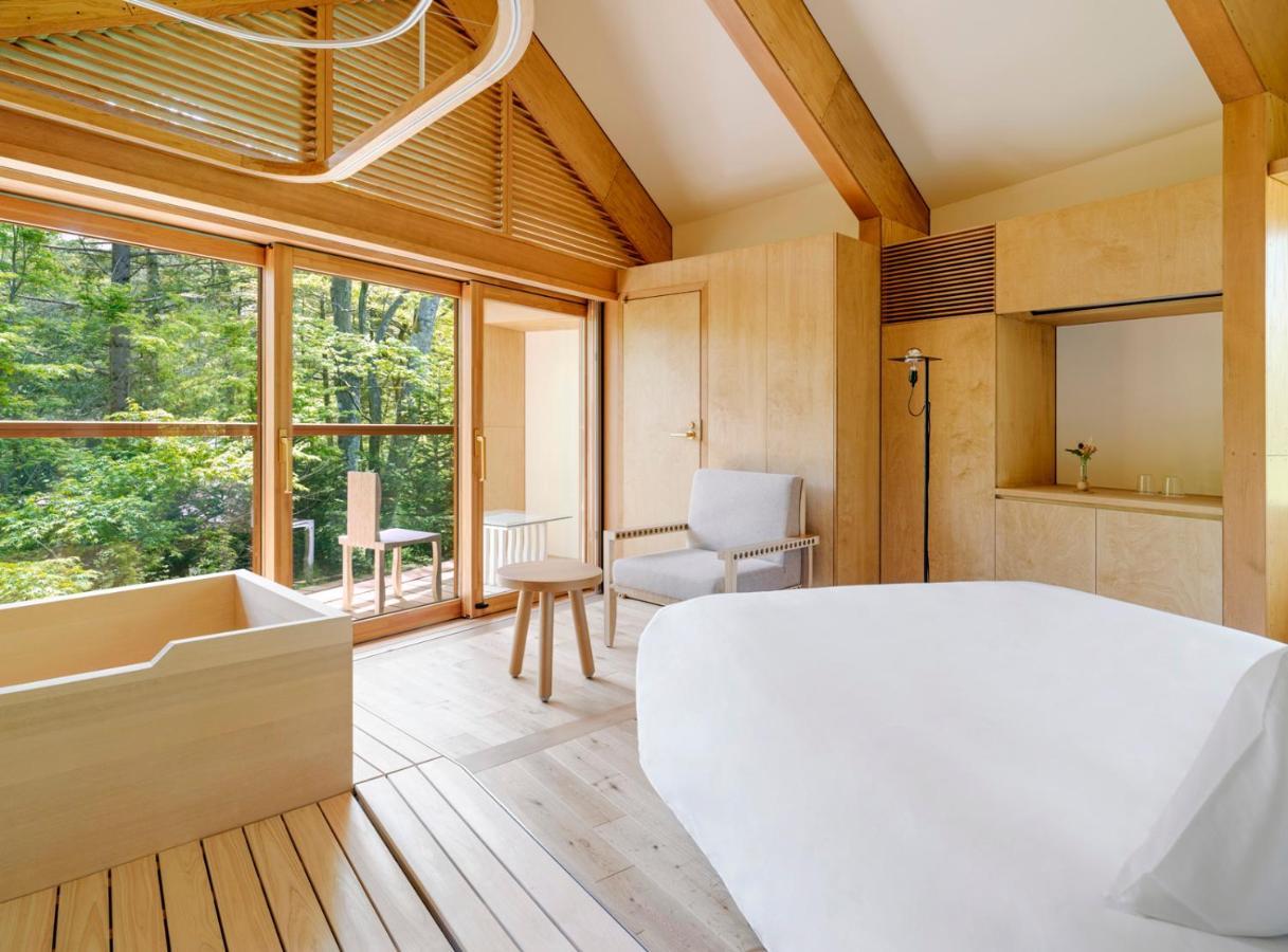 ホテル Shishi-Iwa-House 軽井沢町 エクステリア 写真