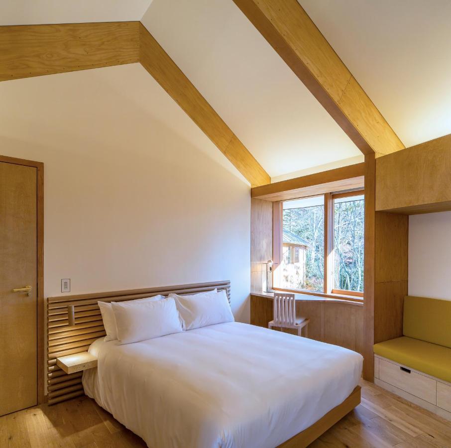 ホテル Shishi-Iwa-House 軽井沢町 エクステリア 写真