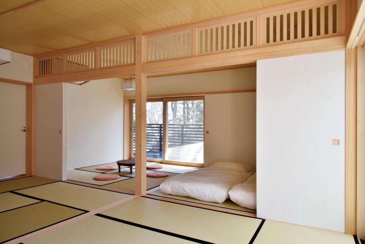 ホテル Shishi-Iwa-House 軽井沢町 エクステリア 写真