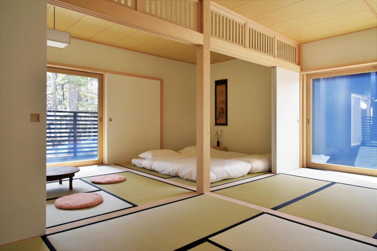 ホテル Shishi-Iwa-House 軽井沢町 エクステリア 写真
