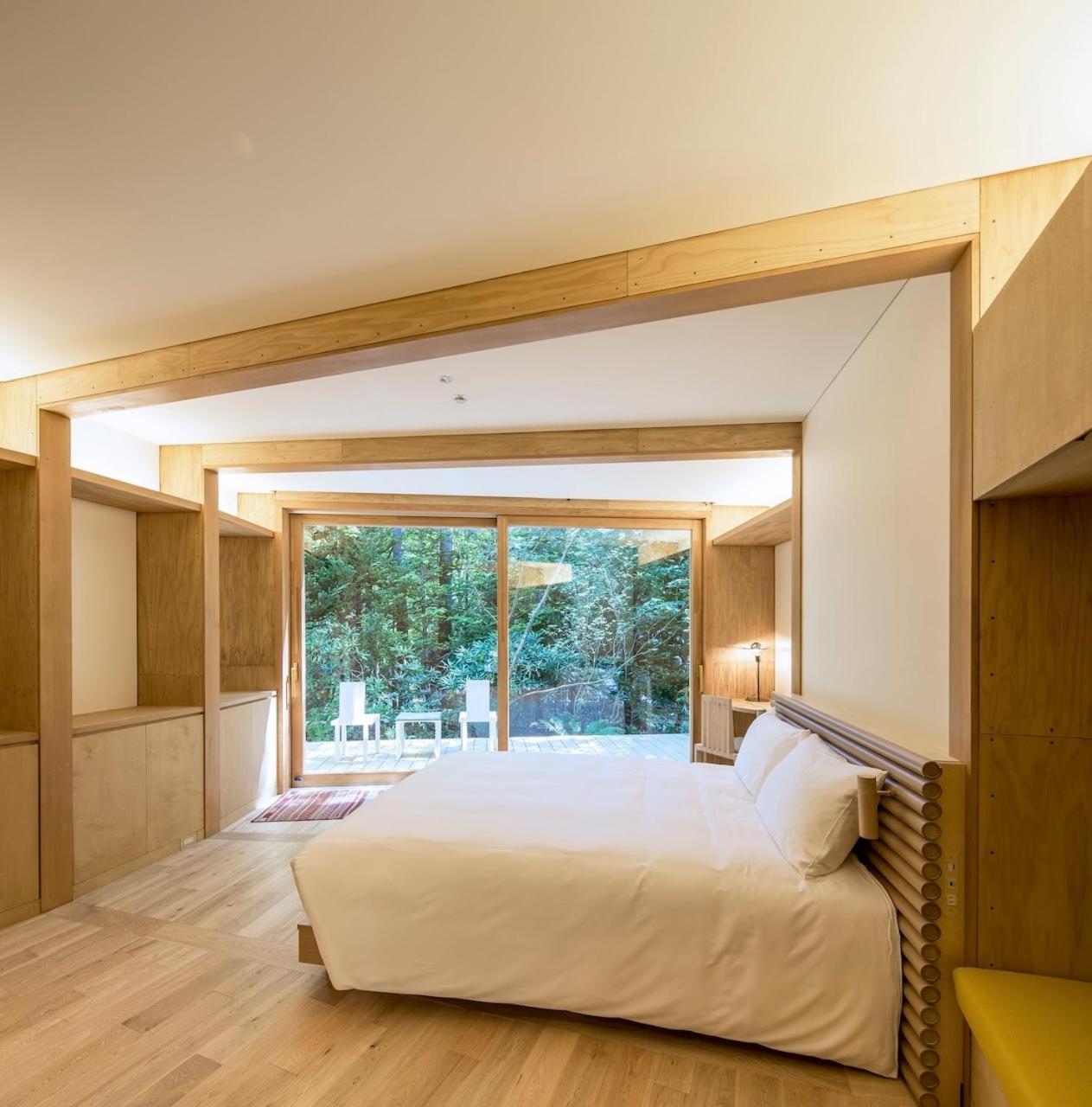 ホテル Shishi-Iwa-House 軽井沢町 エクステリア 写真