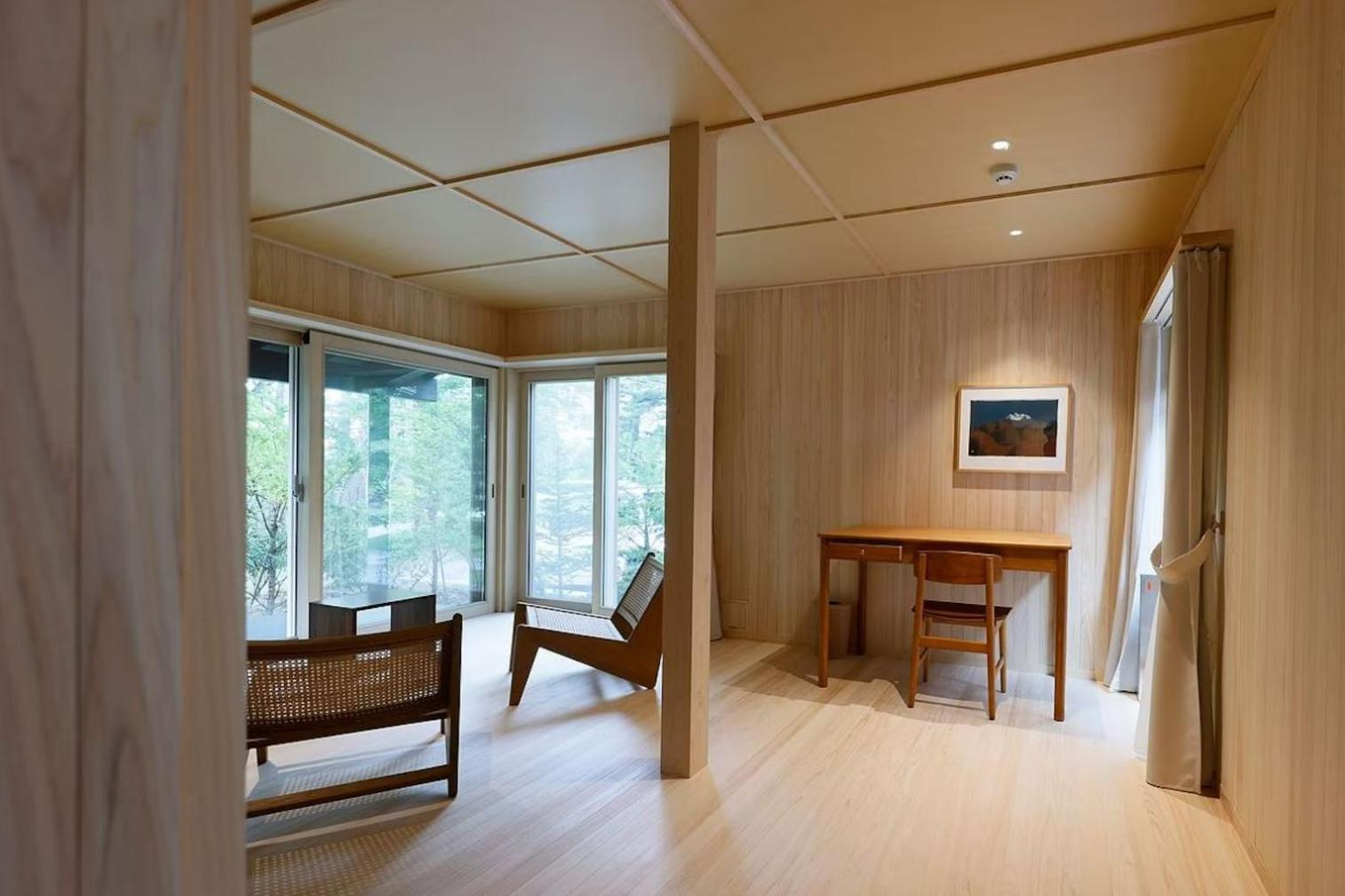 ホテル Shishi-Iwa-House 軽井沢町 エクステリア 写真