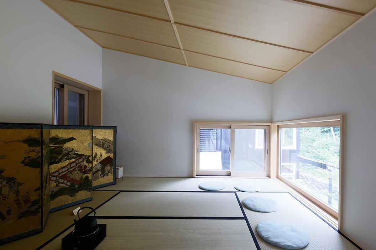 ホテル Shishi-Iwa-House 軽井沢町 エクステリア 写真