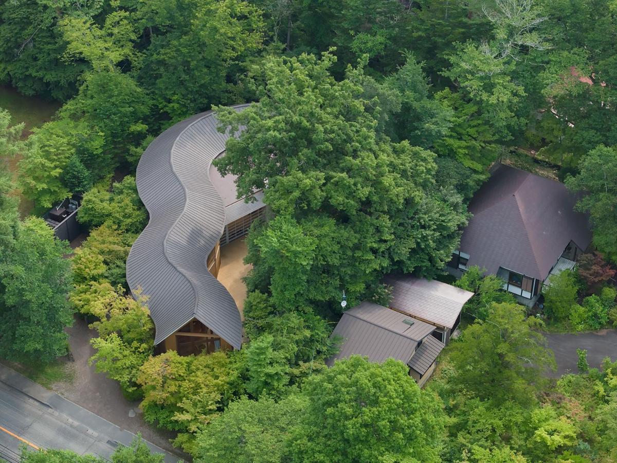 ホテル Shishi-Iwa-House 軽井沢町 エクステリア 写真