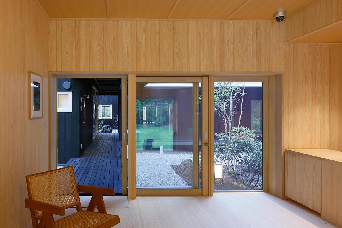 ホテル Shishi-Iwa-House 軽井沢町 エクステリア 写真