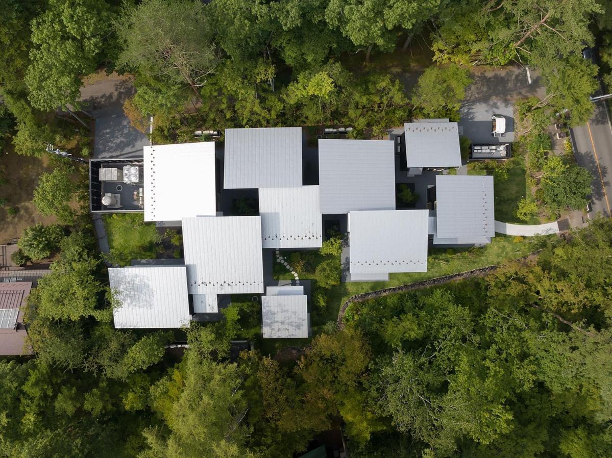 ホテル Shishi-Iwa-House 軽井沢町 エクステリア 写真