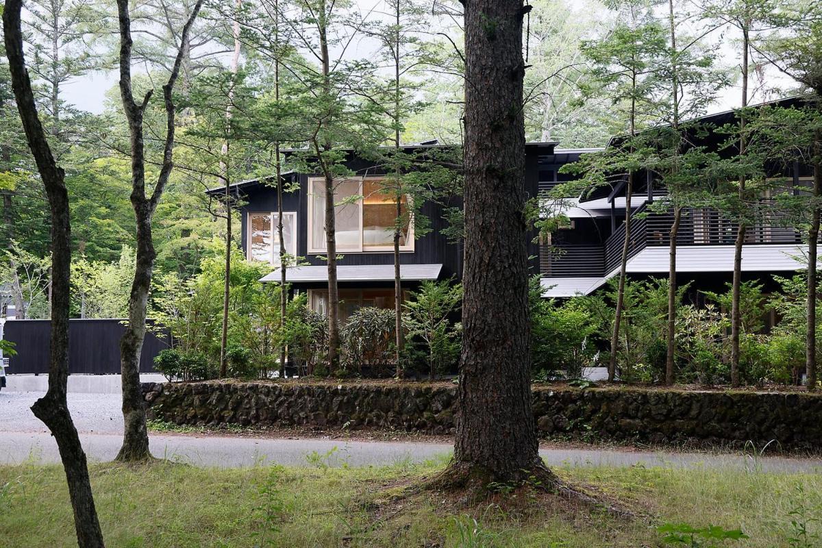 ホテル Shishi-Iwa-House 軽井沢町 エクステリア 写真