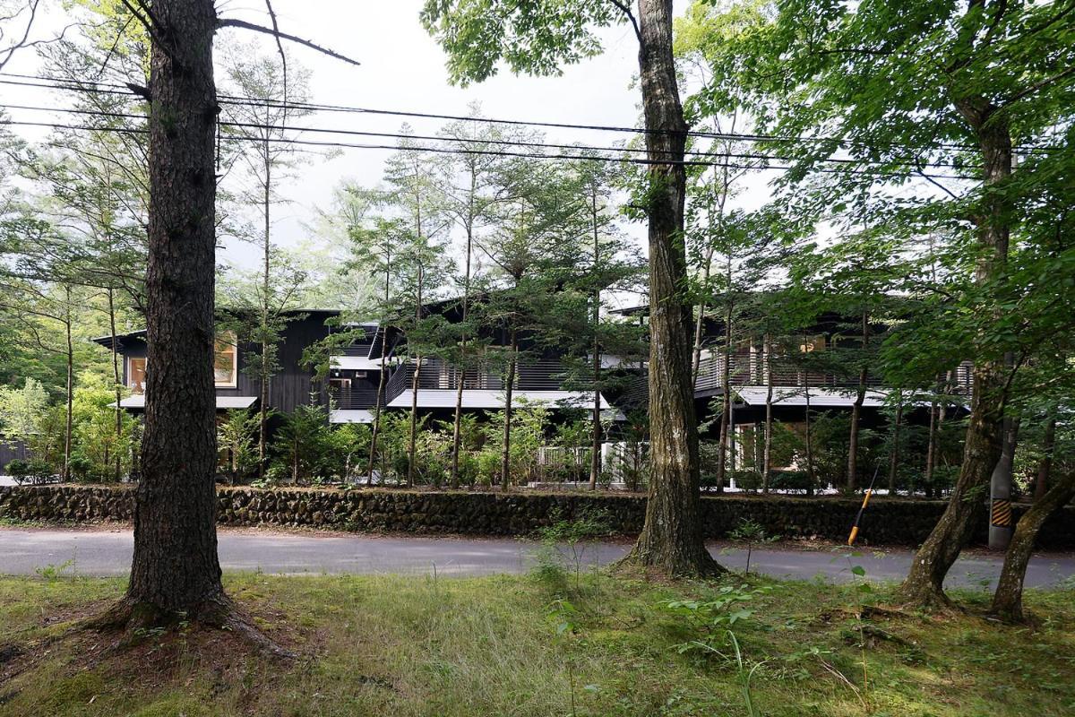 ホテル Shishi-Iwa-House 軽井沢町 エクステリア 写真