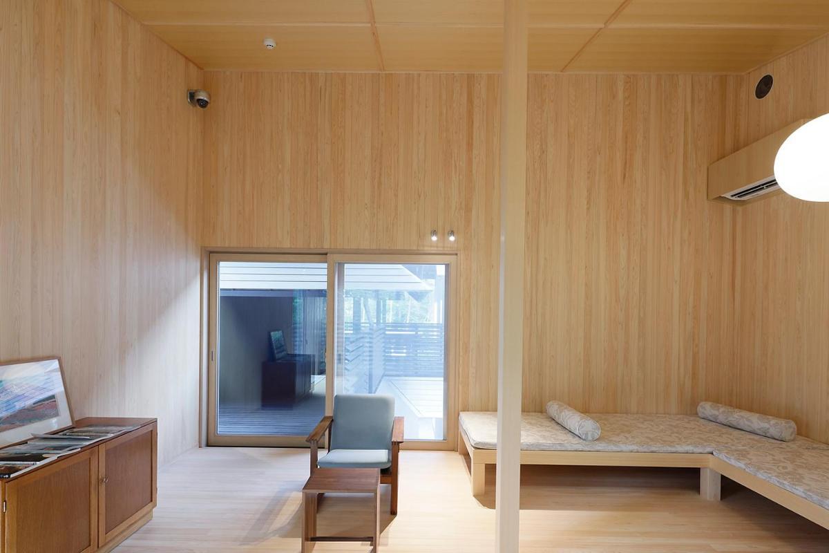 ホテル Shishi-Iwa-House 軽井沢町 エクステリア 写真
