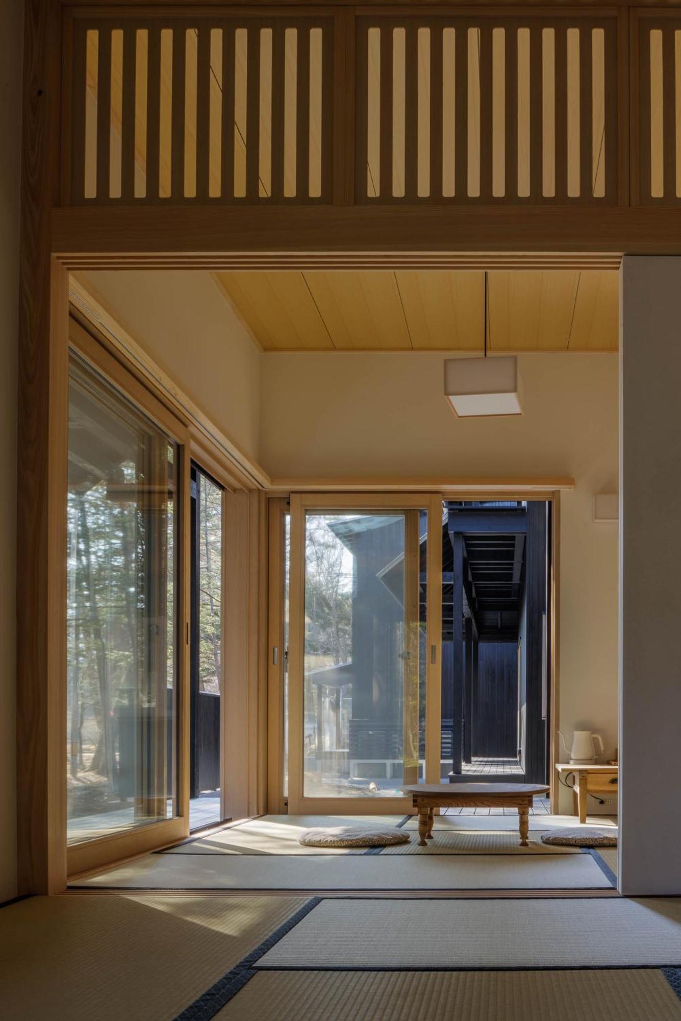 ホテル Shishi-Iwa-House 軽井沢町 エクステリア 写真