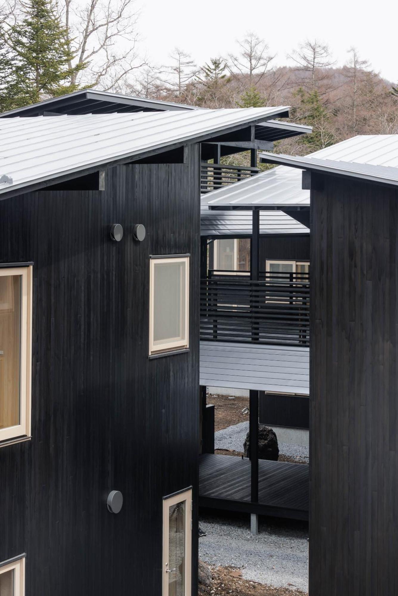 ホテル Shishi-Iwa-House 軽井沢町 エクステリア 写真